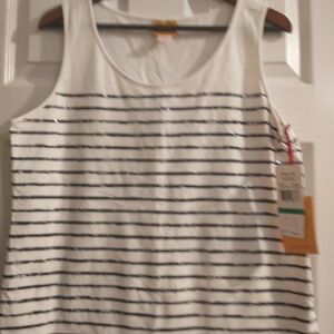 - 🩷Ruby Red tank top blouse NWT size Large